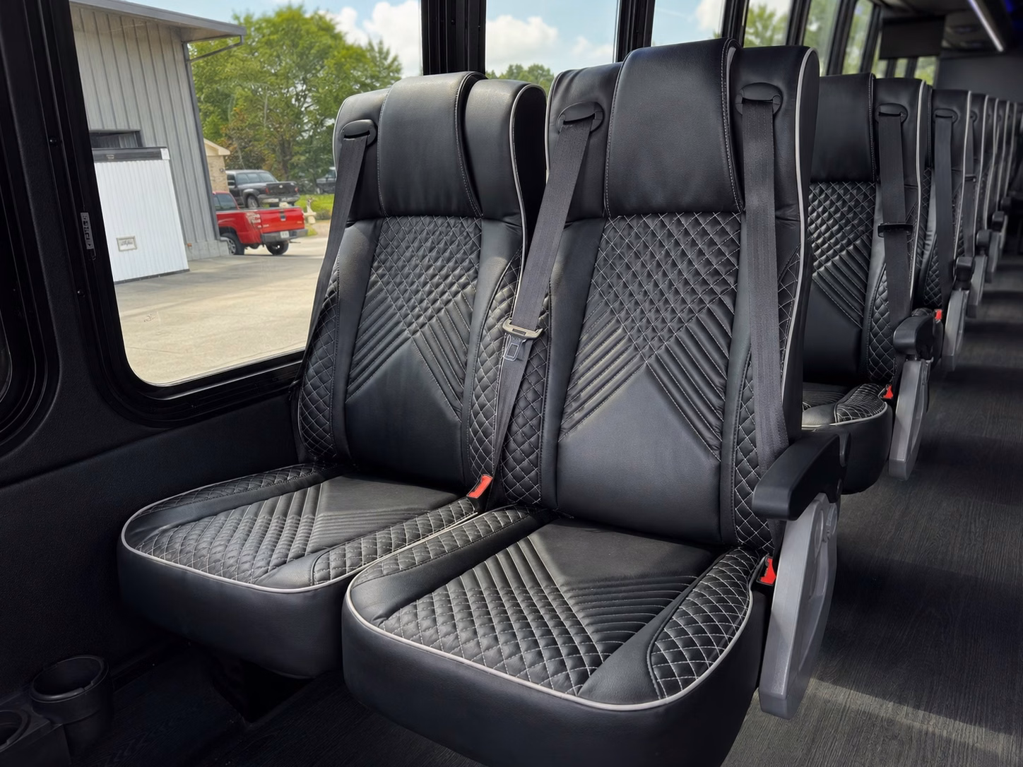 guest shuttles from bradley international airport to hartford wedding venues