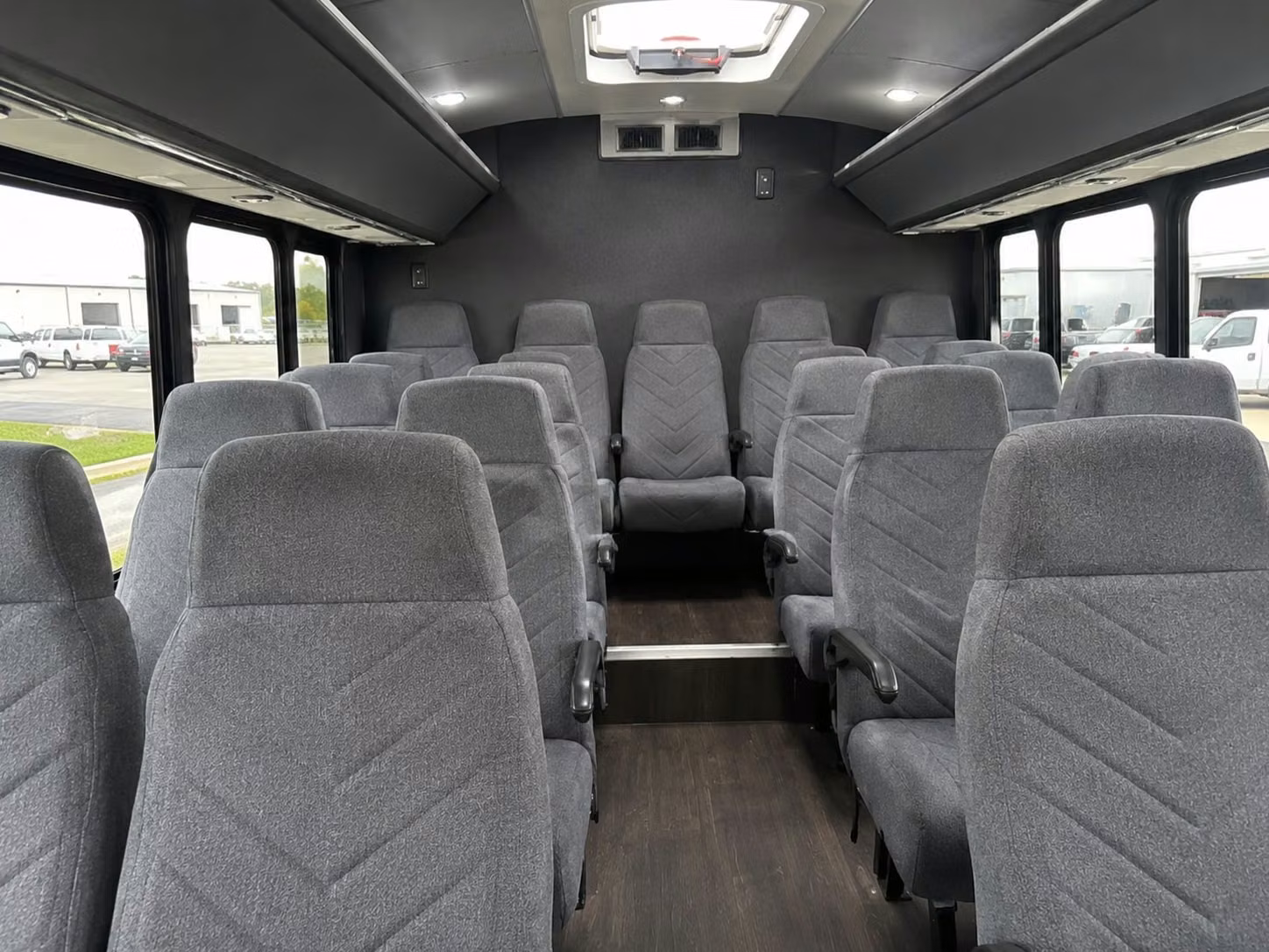 minibus rentals for art museum field trips and creative school excursions