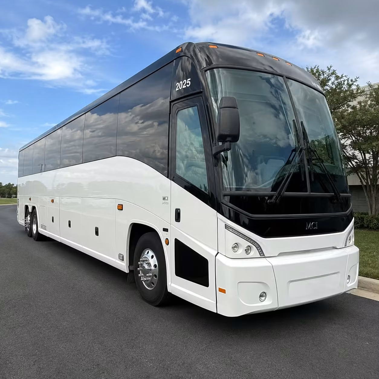 one smooth bus rental makes hartford convention and conference transportation easy